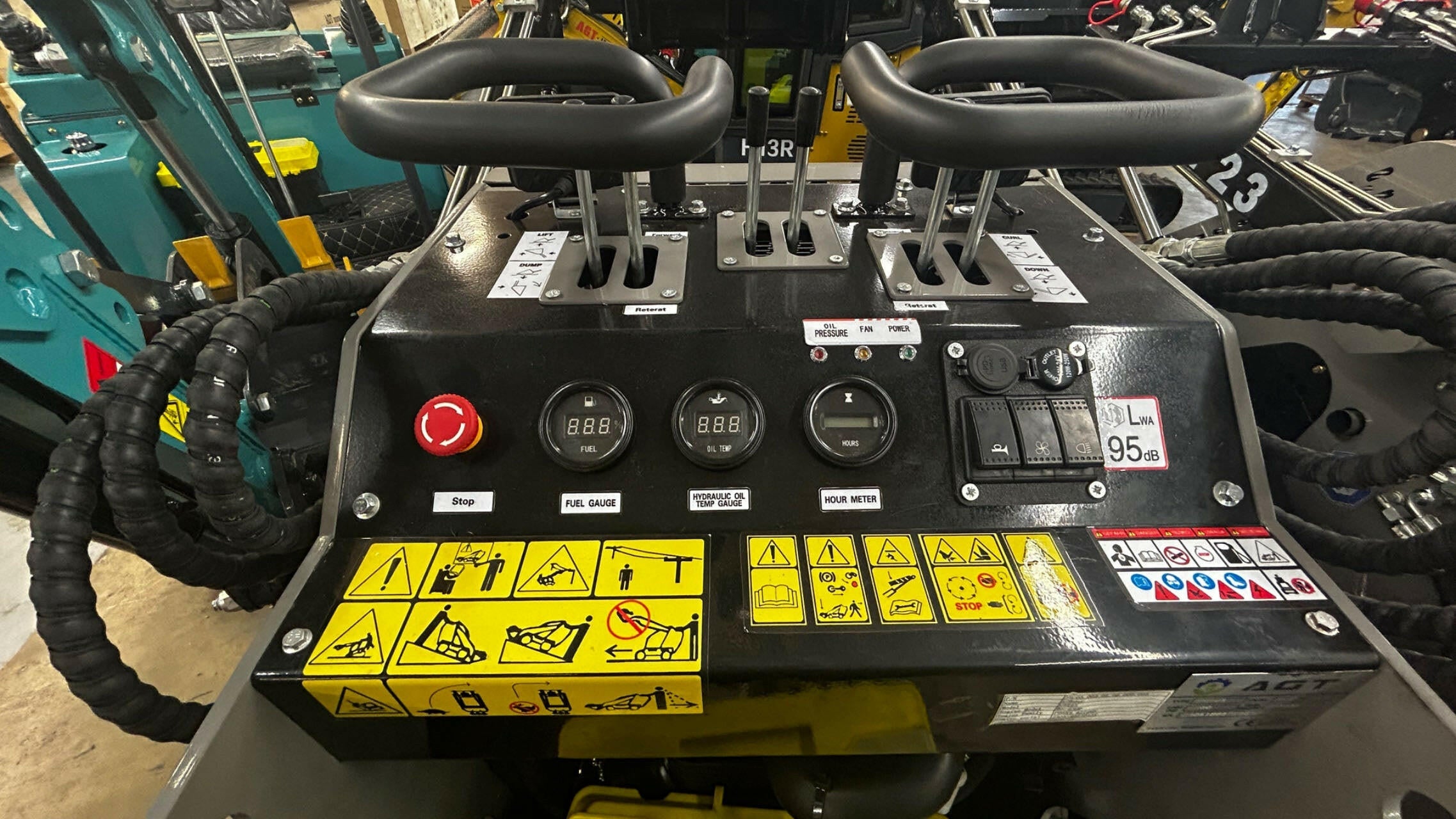 1 Ton, Mini Stand On Skid Loading Mini Crawler | CBT23
