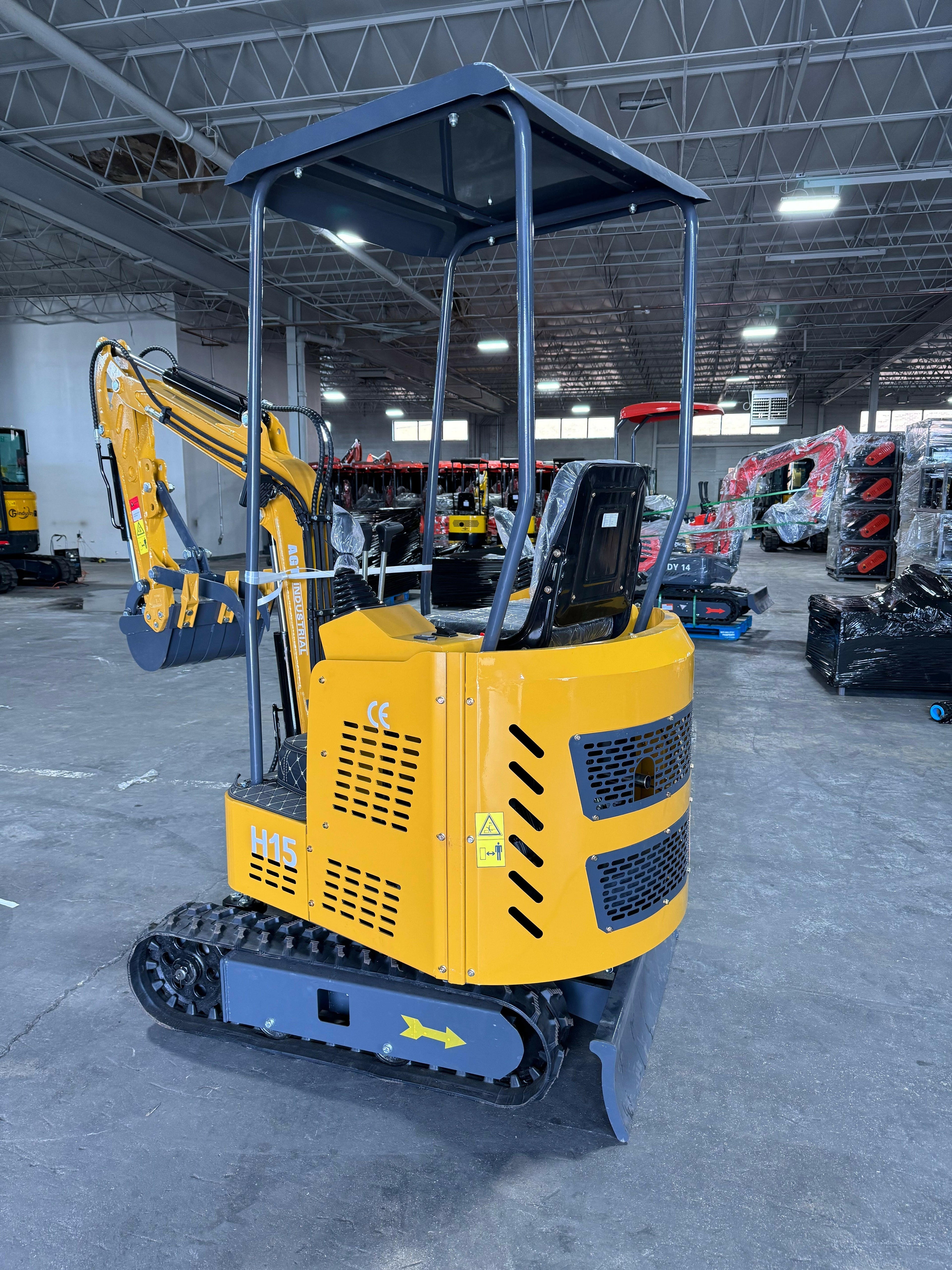 1 ton, 13.5HP RATO Mini Excavator w/ pilot control system | AGT-H15R