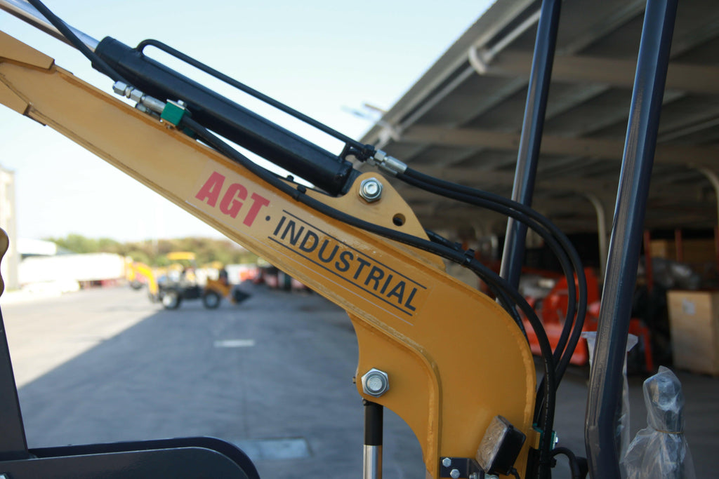 1 Ton, 13.5 HP Gasoline Engine (B&S) Mini Excavator w/ Hydraulic Thumb & Side Swing Boom | AGT-DM12-C