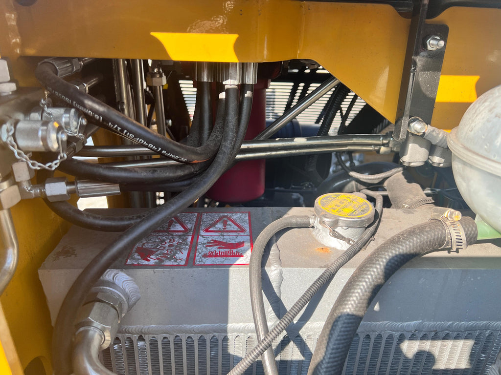 1.4 Ton, Kubota Diesel Engine 27HP Mini Skid Steer | KKT27