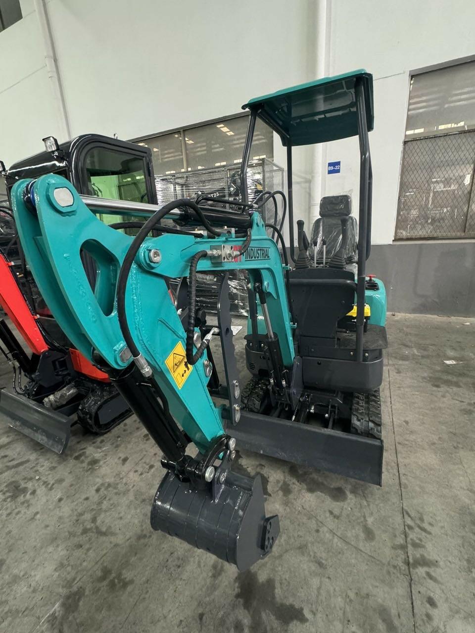 1 Ton, RATO Mini Small Excavator w/ Hydraulic Thumb | AGT-KH16R